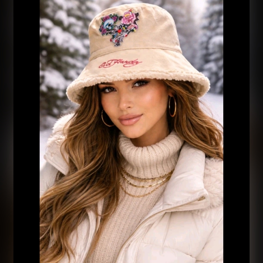 NWT Ed Hardy Women's Sherpa Fleece Bucket Hat Cream Floral Skull Cross - Picture 13 of 13
